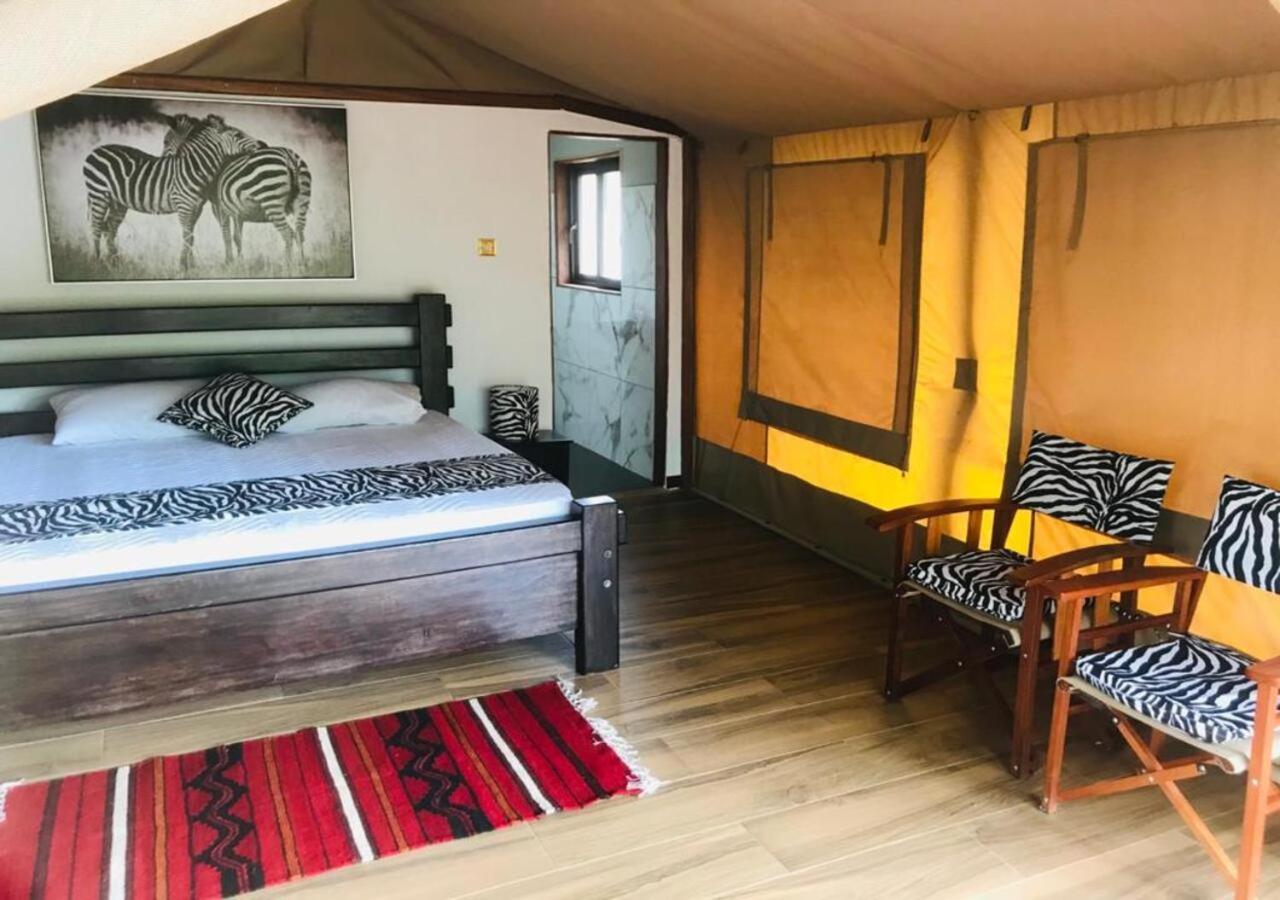 Oldonyo Orok Lodge Kajiado Ngoại thất bức ảnh