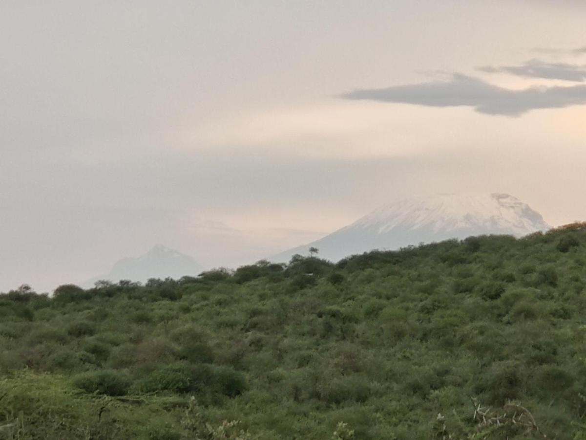 Oldonyo Orok Lodge Kajiado Ngoại thất bức ảnh