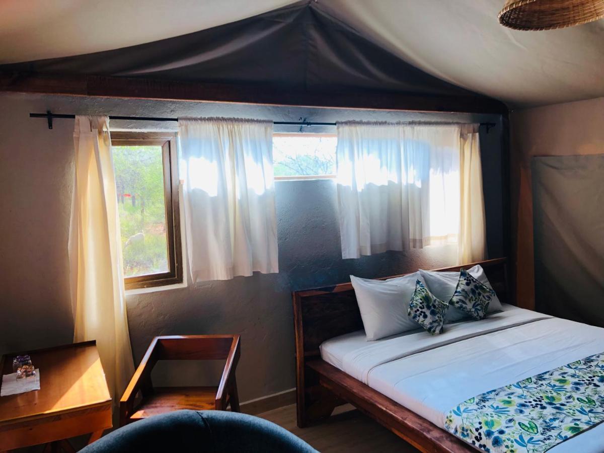 Oldonyo Orok Lodge Kajiado Ngoại thất bức ảnh